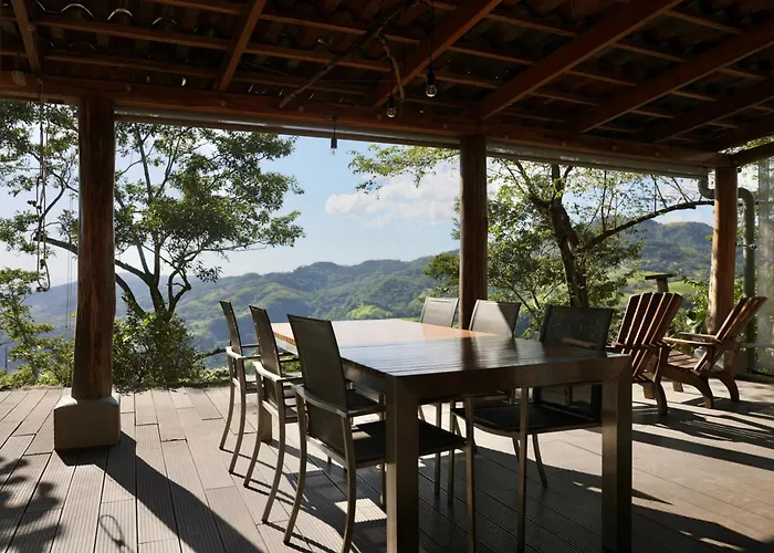 Ocean View Teak House, Samara Nosara, Sal Vida 1 Hébergement de vacances *