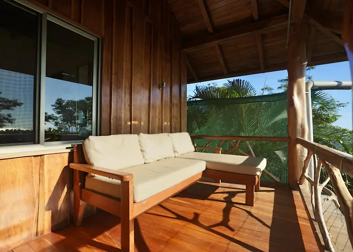 Ocean View Teak House, Samara Nosara, Sal Vida 1 Hébergement de vacances Naranjal
